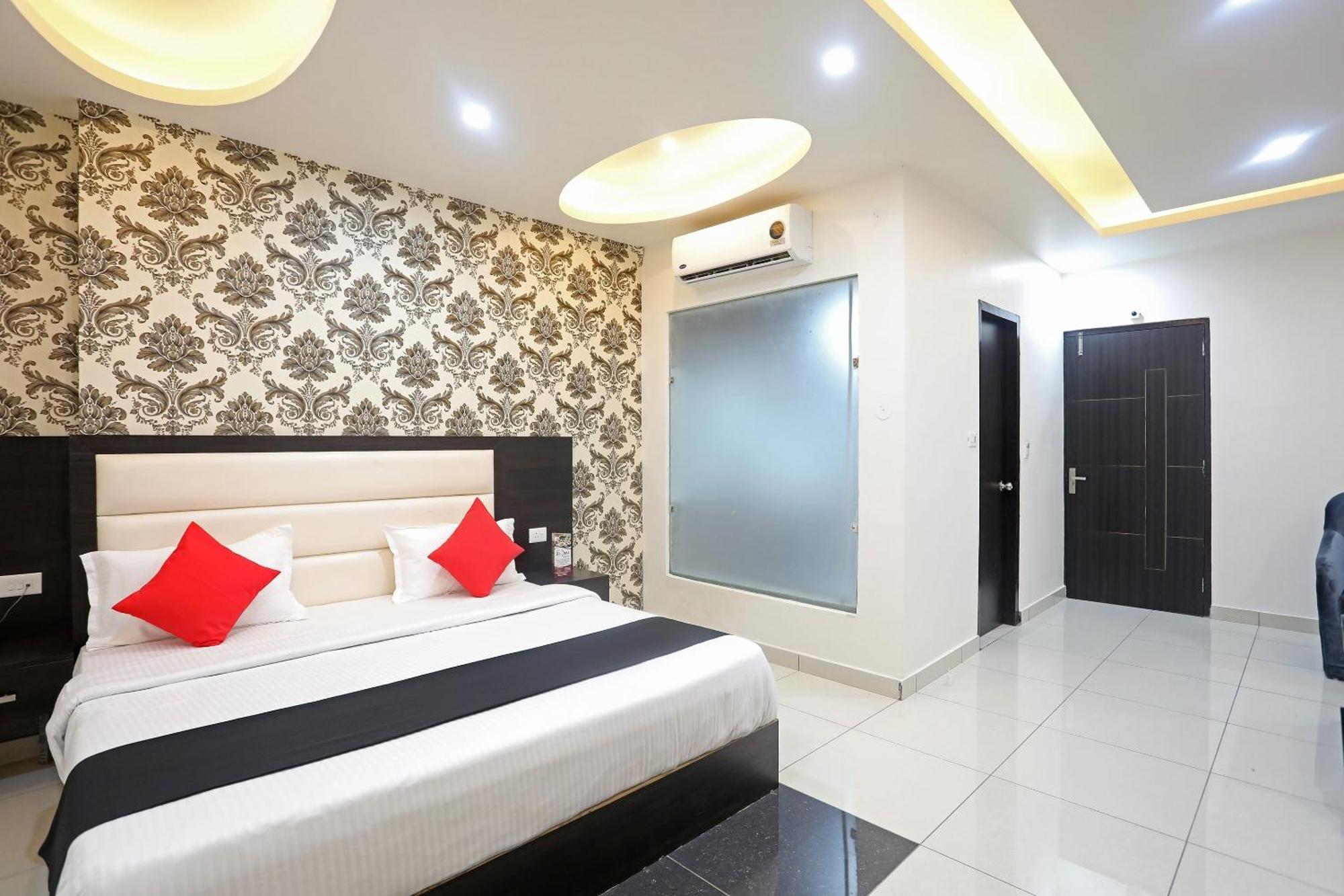 Live On Mrt736 Hotel Meerut Luaran gambar
